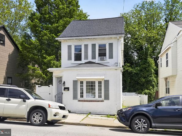 475 Old Elm St