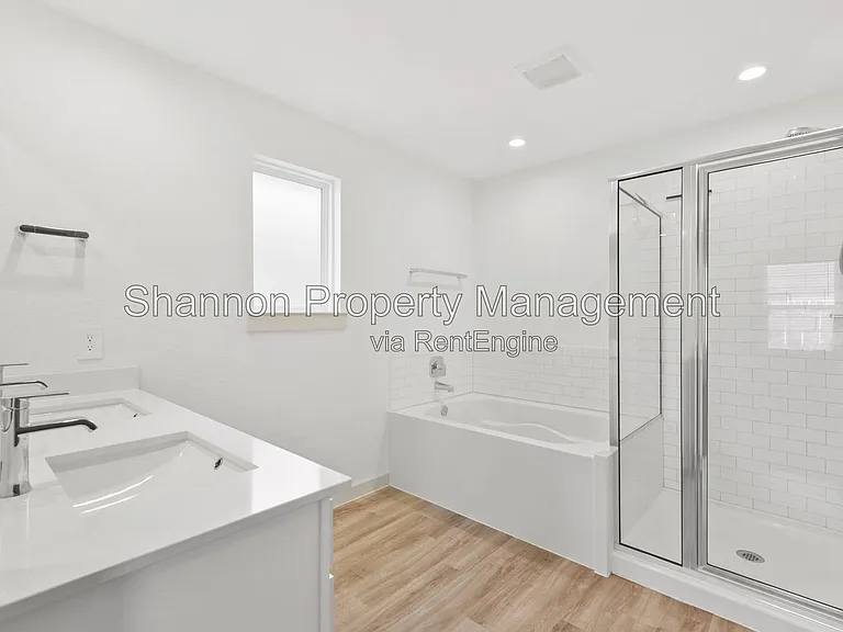 7915 Murciana Dr — Photo 24