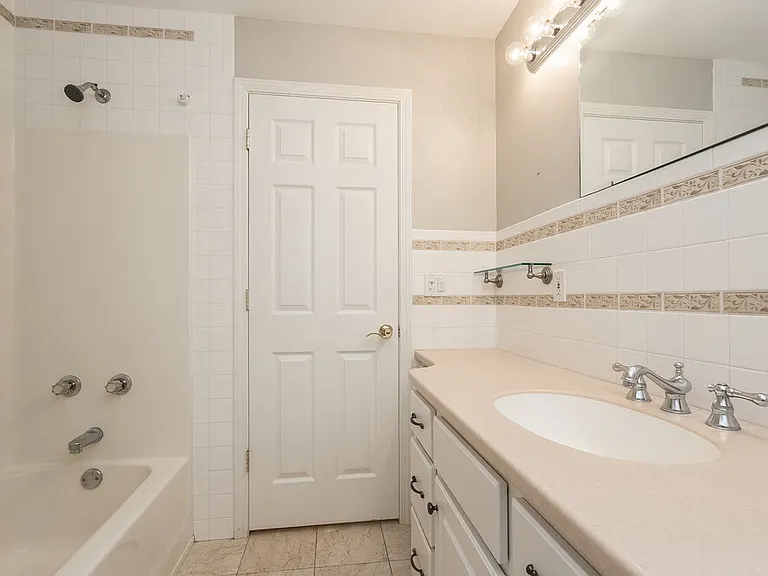 430 Allens Landing Ct — Photo 13