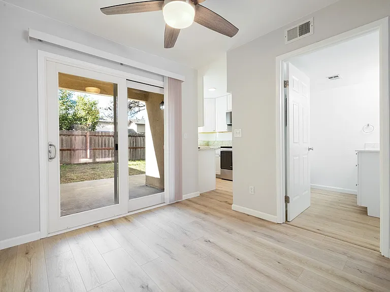 1305 Sylvan Meadows Dr #A — Photo 3