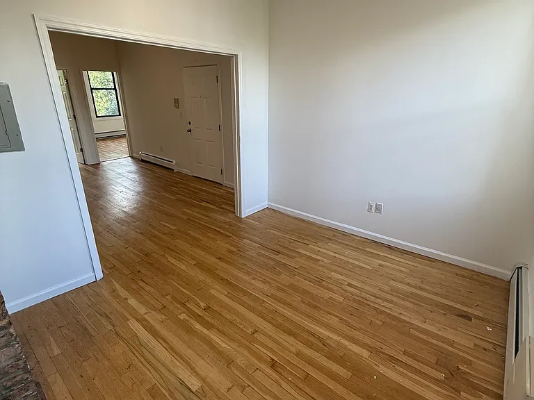 359 1st St #2 — Photo 5