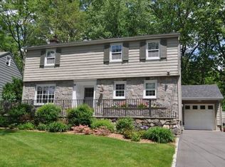 18 Dunnder Dr, Summit, NJ 07901