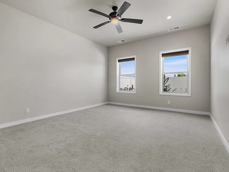 1452 W Moselle Dr — Photo 9