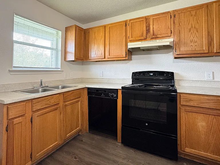 Camellia Trace Apartments — Photo 8