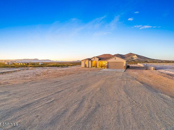 3rd image of 3205 Calle Rancho Caballo