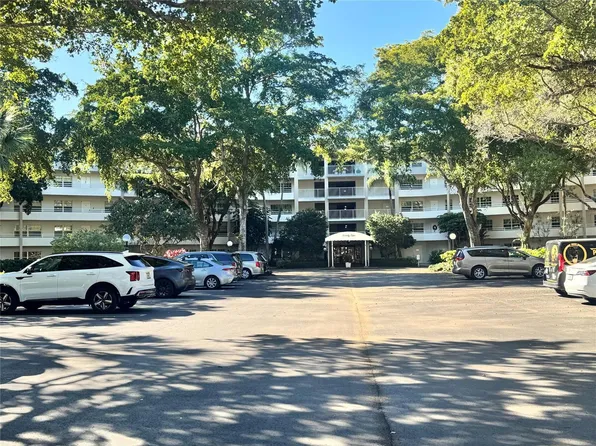 3980 Oaks Clubhouse Dr APT 405, Pompano Beach, FL 33069