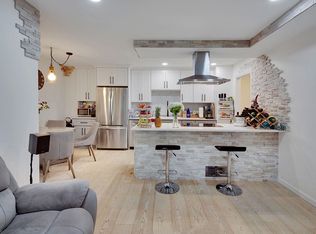 1840 Purcell Way, North Vancouver, BC V7J3K3