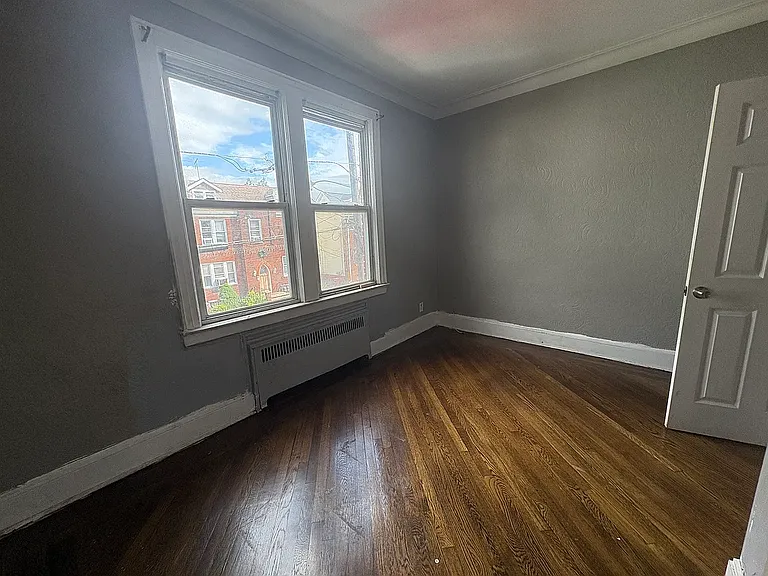 1588 Leslie St #2R — Photo 5