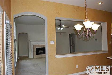 4th image of 2625 Deer Hollow Dr