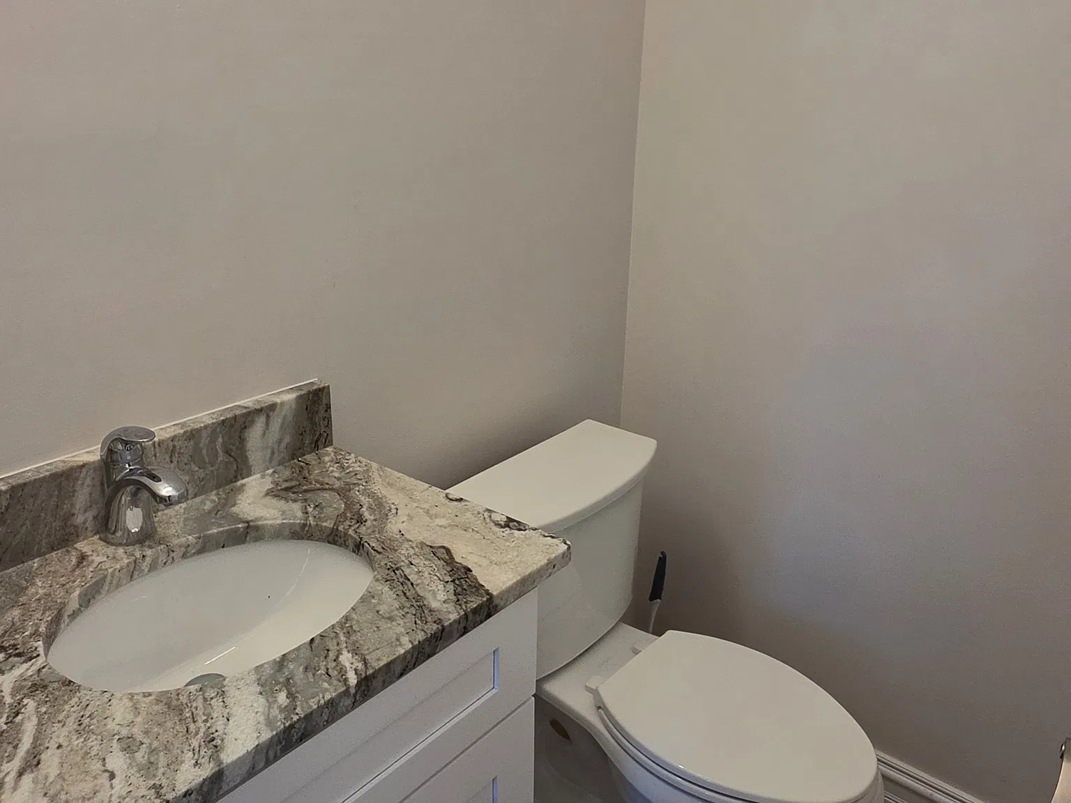 5 bed, 2.5 bath, 2066 sqft, $3,600 — Photo 4