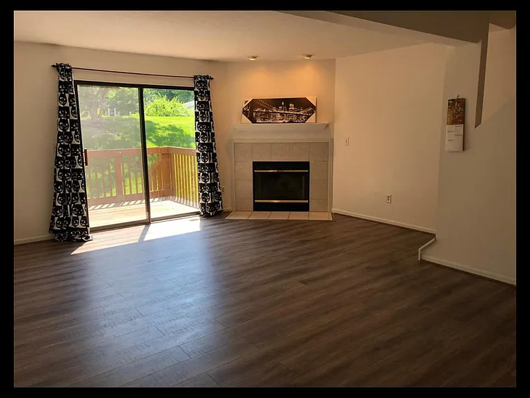 9352 Hunters Creek Dr #9352 — Photo 3