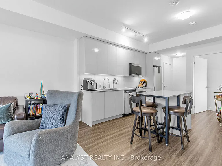 498 Caldari Rd #522 — Photo 9