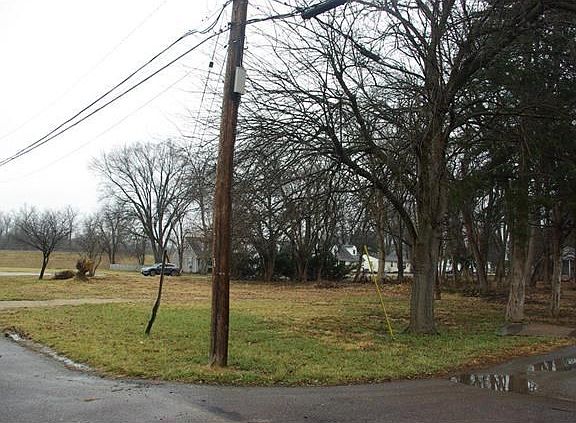 3rd image of 401 Leonard Ave