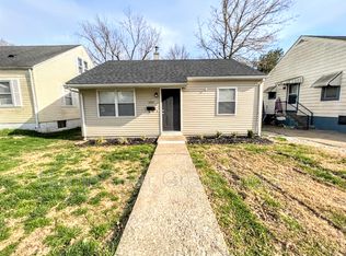 402 W Bowne Blvd, Clarksville, IN 47129