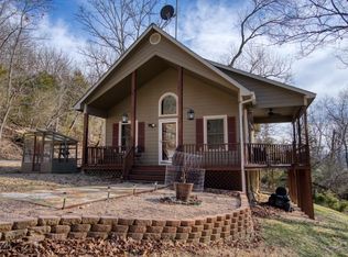 7 Lakeside Rd, Eureka Springs, AR 72631