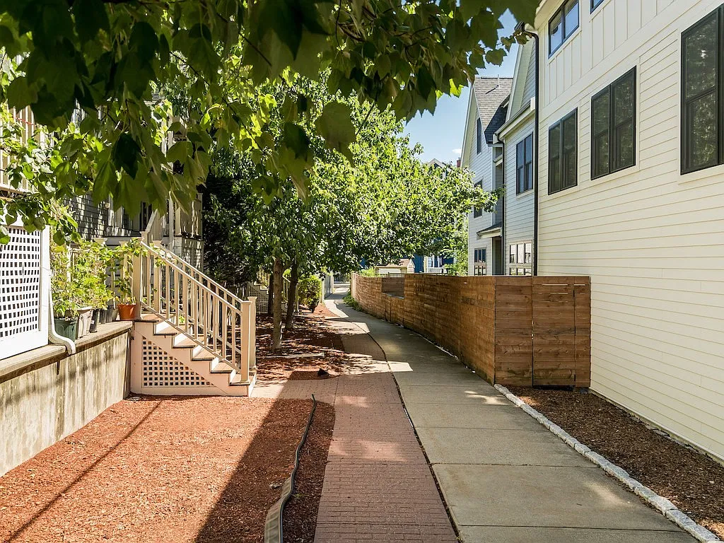 2 Sherman Court - 1 — Photo 4