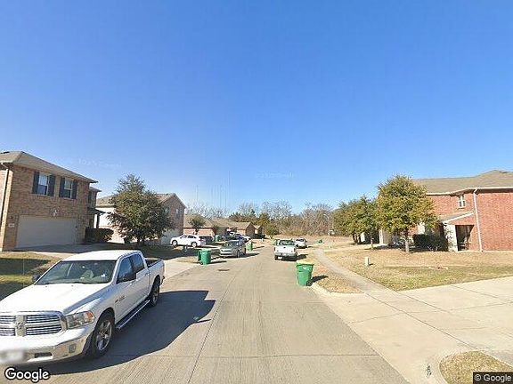 Exterior Neighborhood (street photo)