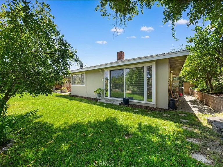 1033 S Isabella Ave — Photo 43