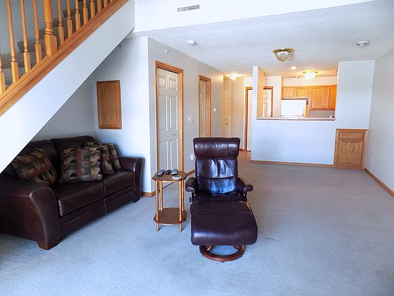 4th image of 204 Locust St APT 206