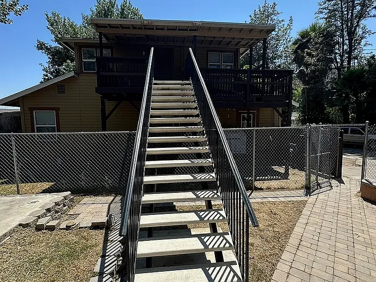 8263 Linden Rd — Photo 17