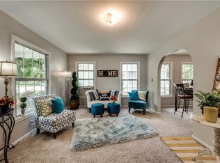 4933 Gilbert Dr, Fort Worth, TX 76116