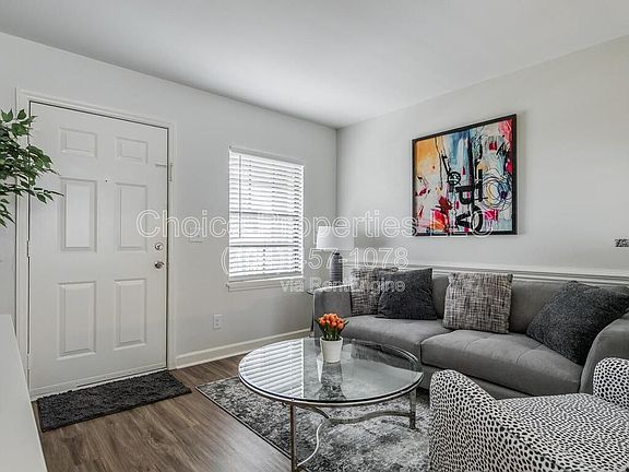 3rd image of 406 W 9th St APT 302