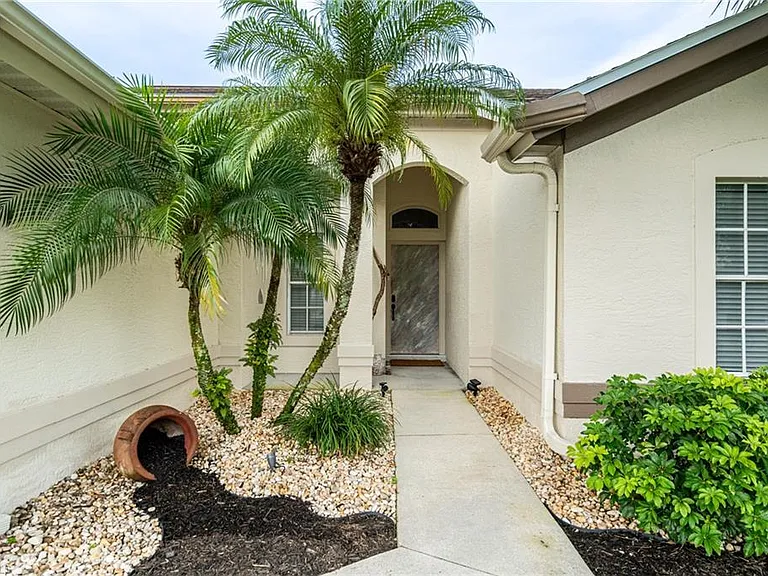 7712 Citrus Hill Ln — Photo 6