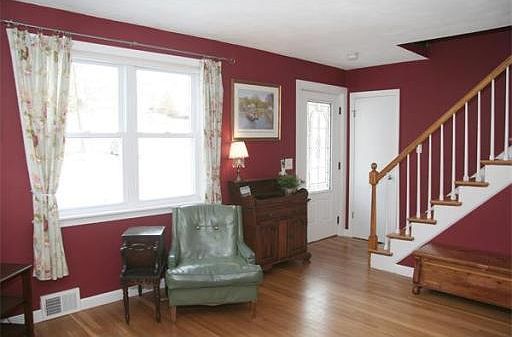 4th image of 117 Kings Grant Rd