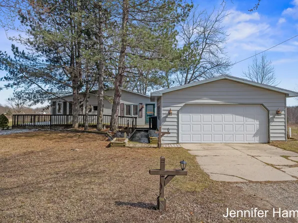 1024 Thirteen Mile Rd NE, Sparta, MI 49345