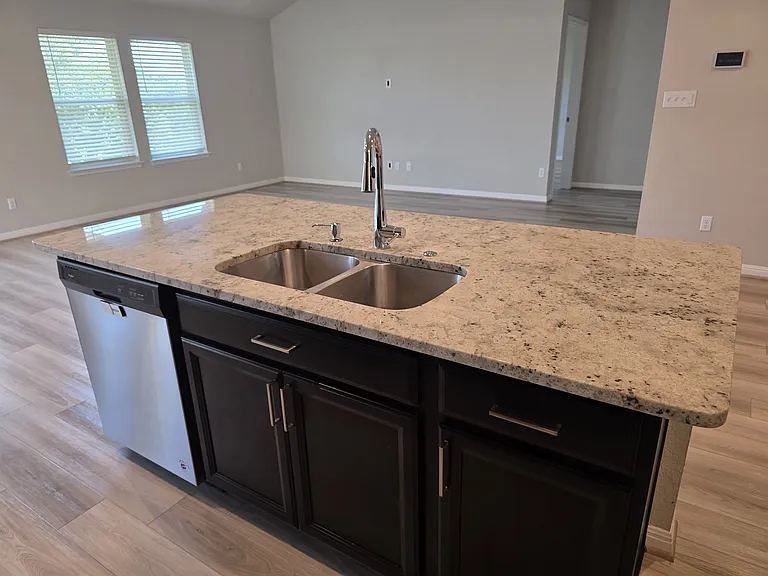 1609 Gerald Ln — Photo 10