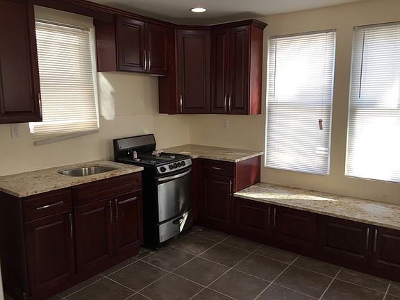 3rd image of 187-12 Tioga Drive