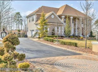 6 Meadow Run Ct, Jackson, NJ 08527