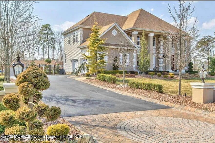 6 Meadow Run Court photo 1