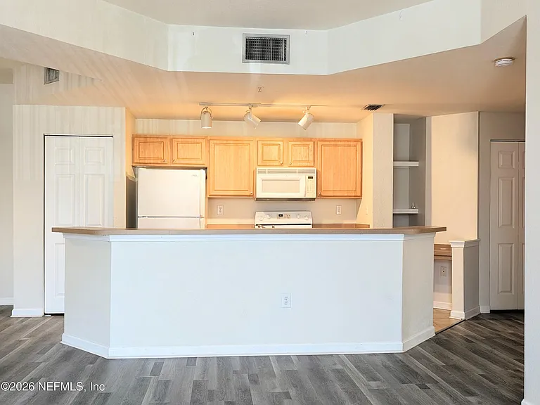 415 S Villa San Marco Dr #305 — Photo 3