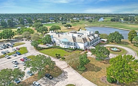 2nd image of 6 Island Club Ct