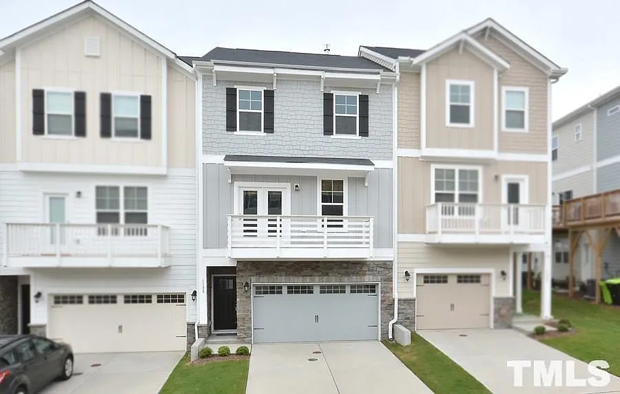 4 bed, 3.5 bath, 2200 sqft, $2,195 — Photo 1