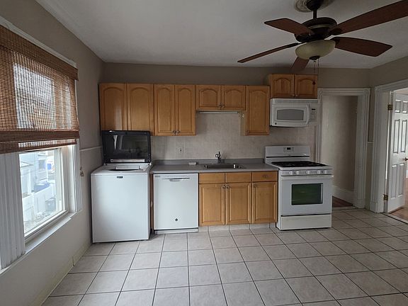 2nd image of 590-592 Salem St #2