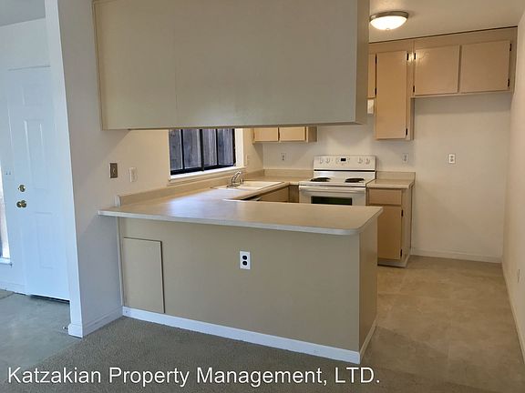 4th image of 2828 Village Green Ct