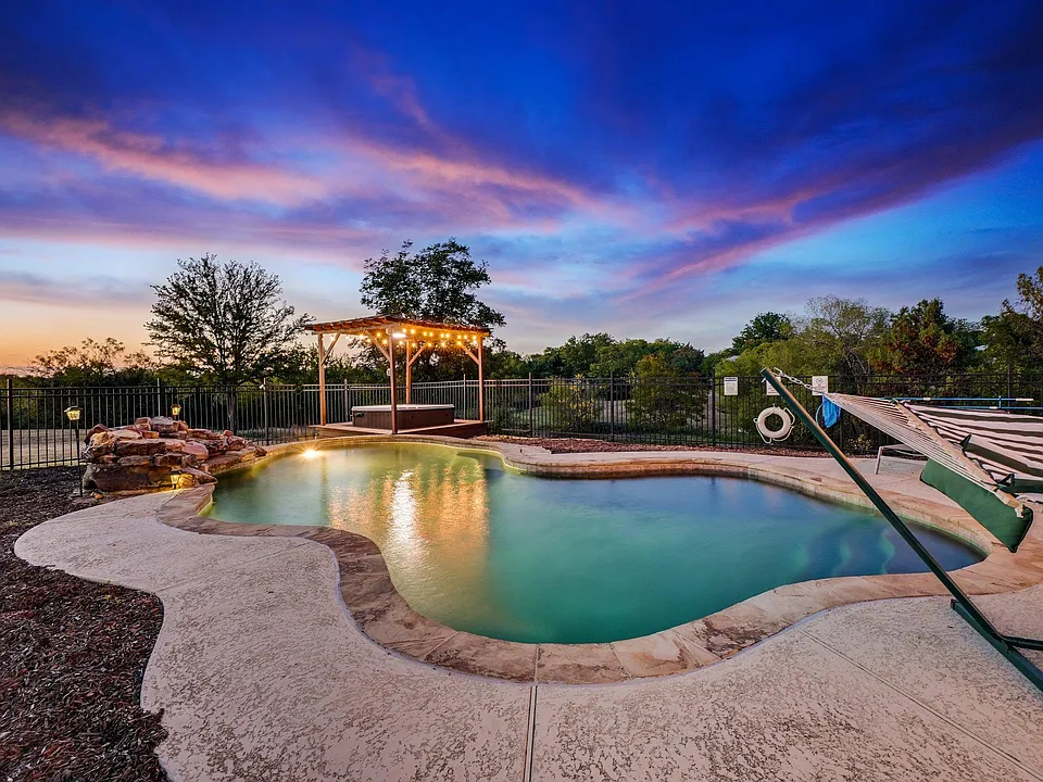 211 Goodson Way