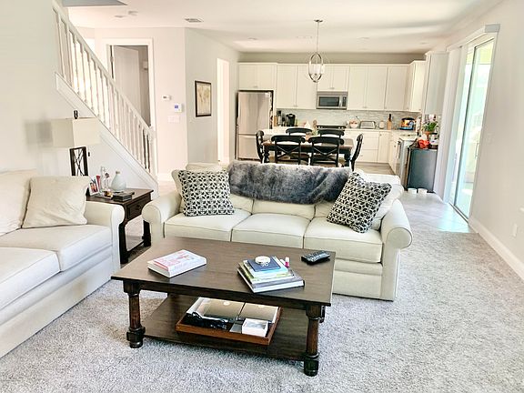 5th image of 251 Southern Oak Dr