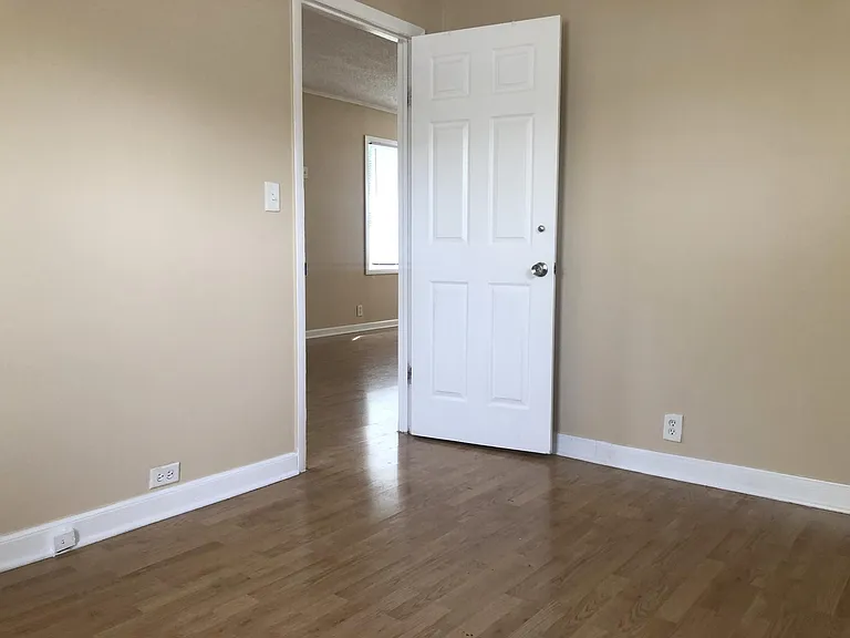 9820 Natoma Ave — Photo 15