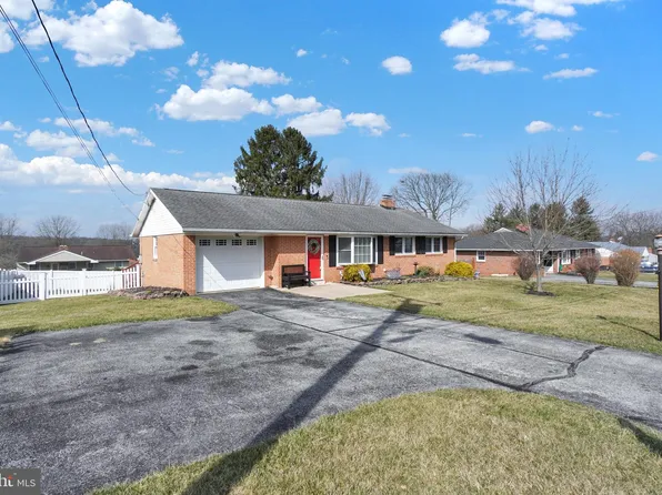 20 Woodland Dr, Jacobus, PA 17407