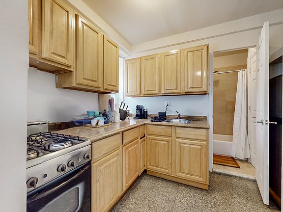 3rd image of 155 E 92nd St APT 21