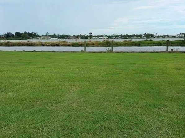 Rachel Ln, Des Allemands, LA 70030