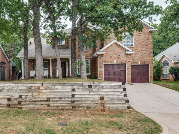 841 Forest Hollow Dr, Hurst, TX 76053
