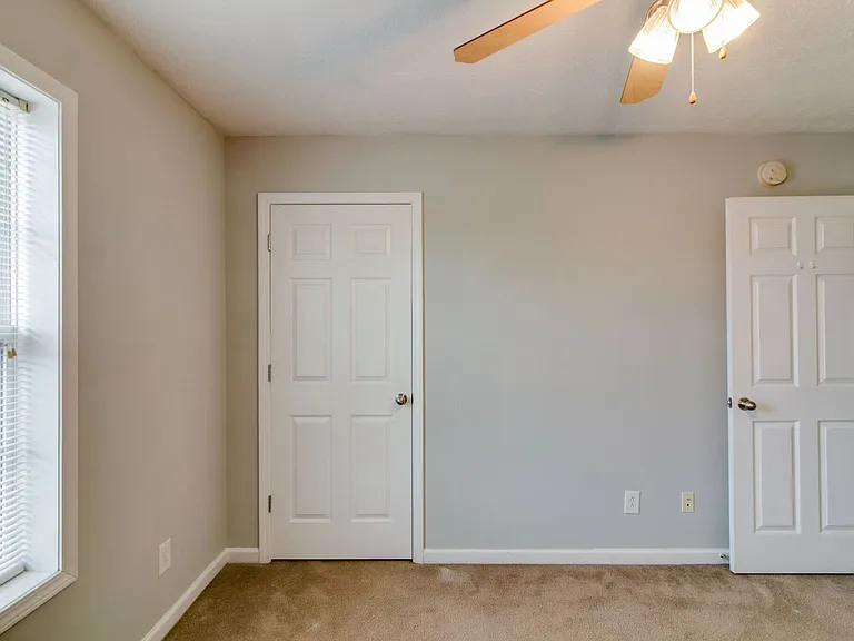 821 Oak Arbor Ct — Photo 21