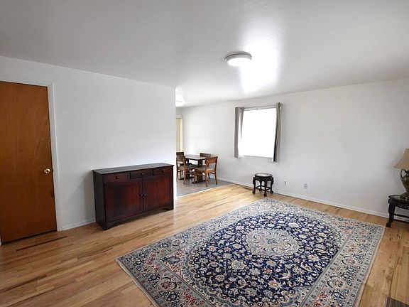 4th image of 910 35th St