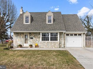 2083 Palmer Ave, Bristol, PA