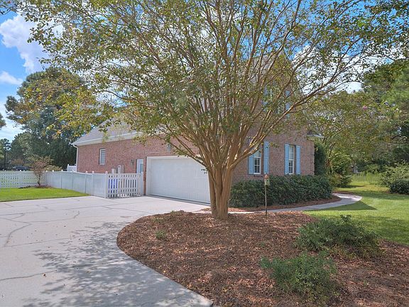 2nd image of 3377 St James Drive SE