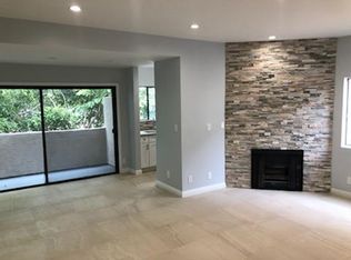 5715 W Olympic Blvd APT 207, Los Angeles, CA 90036